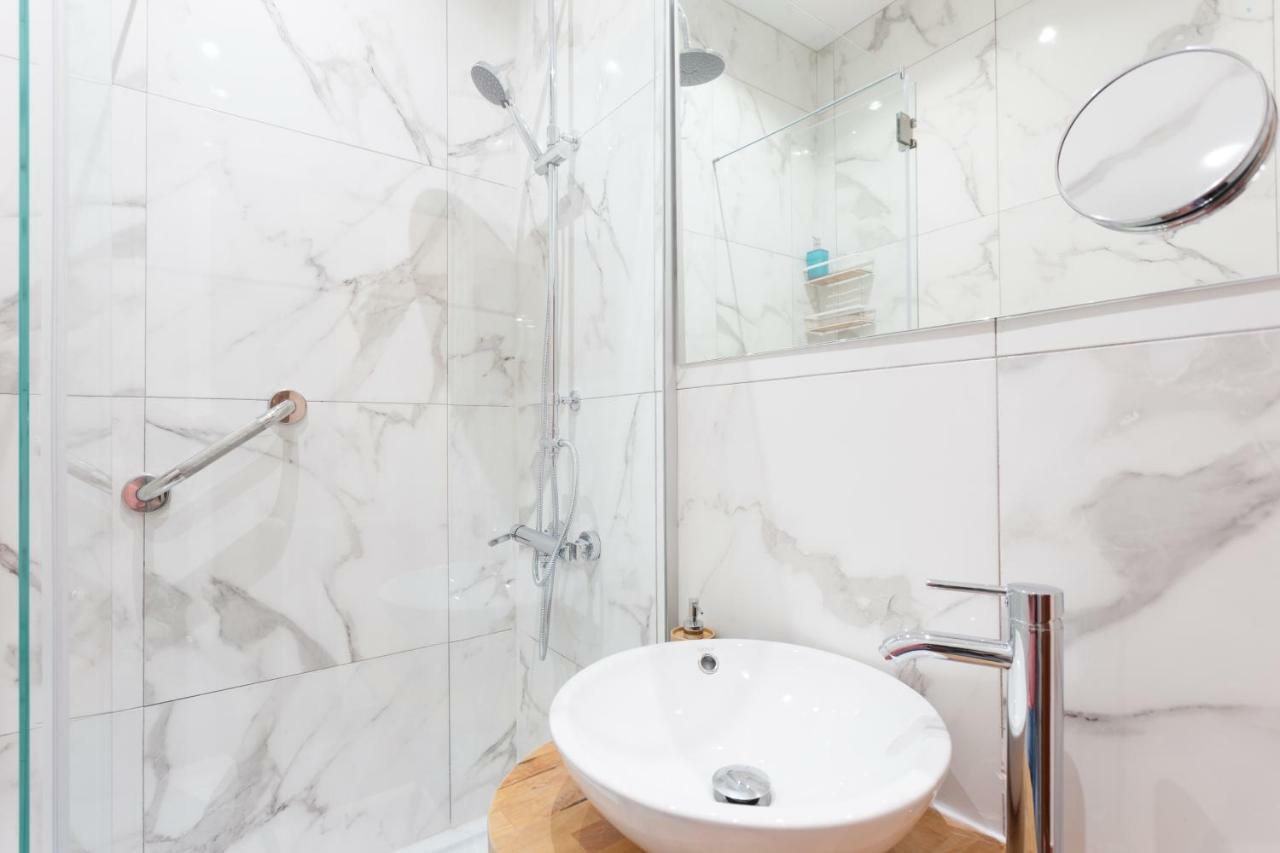 Rossio Vintage Two-Bedroom Apartment - By Lu Holidays Lisboa Exteriör bild